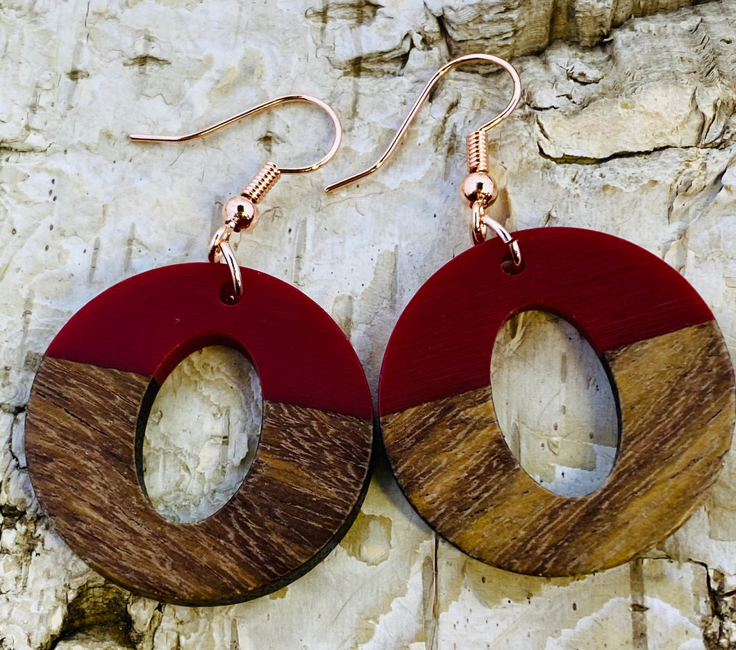 Resin & Wood Circle Cutout Earring in Red