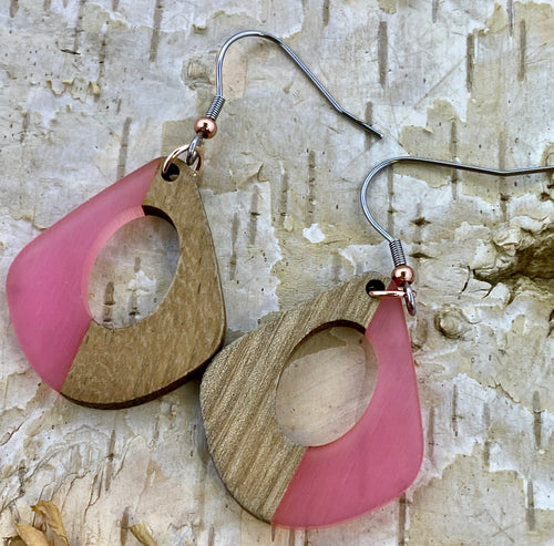 Resin & Wood Cutout Earring in Pink