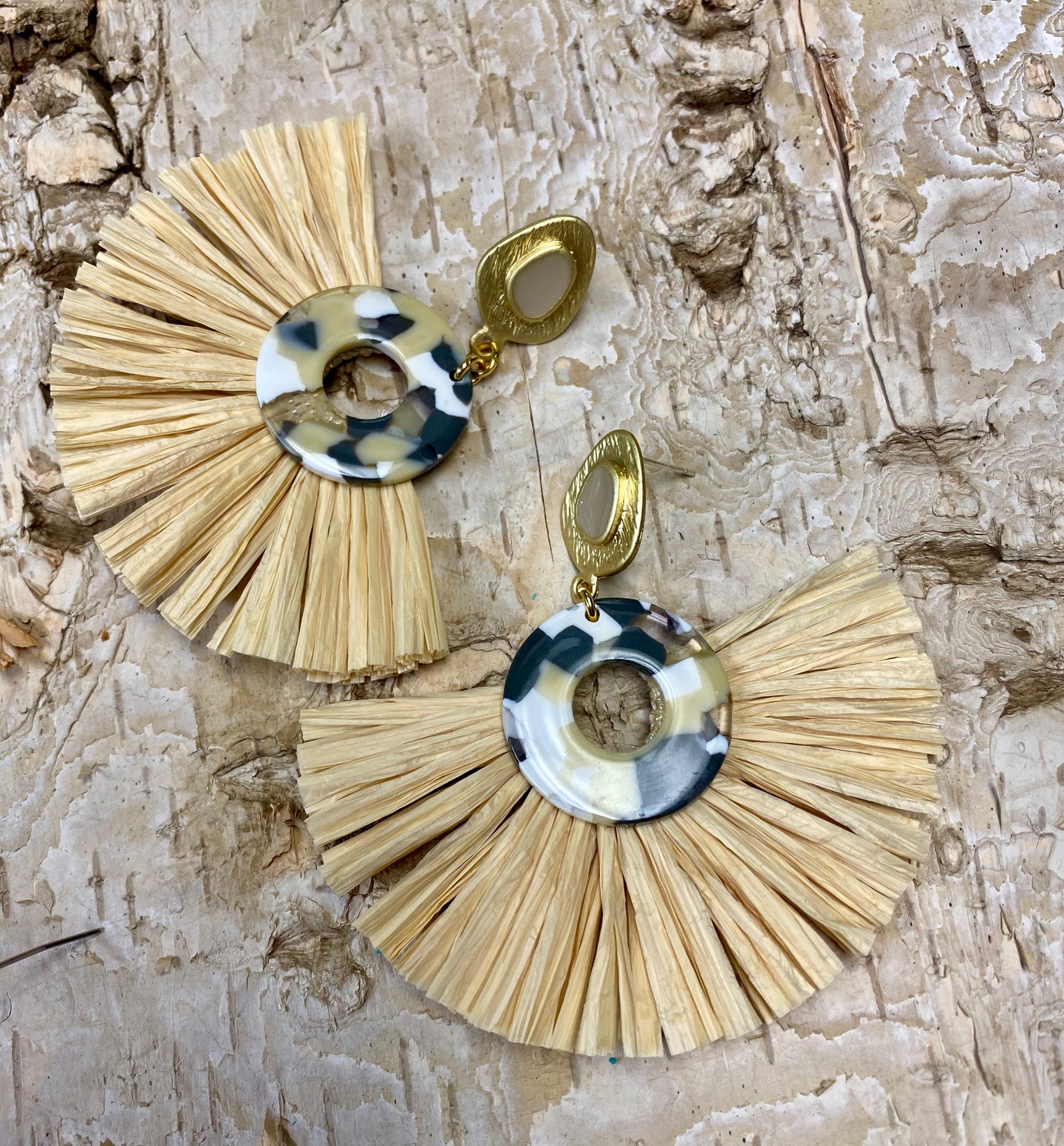 Neutral Rattan & Raffia Tassel Earring